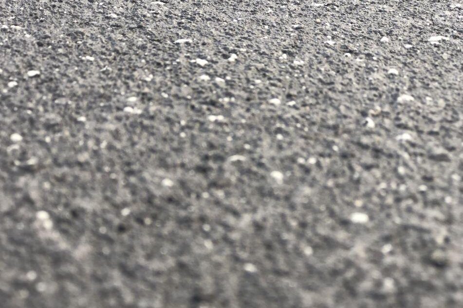 concrete resurfacing vs epoxy